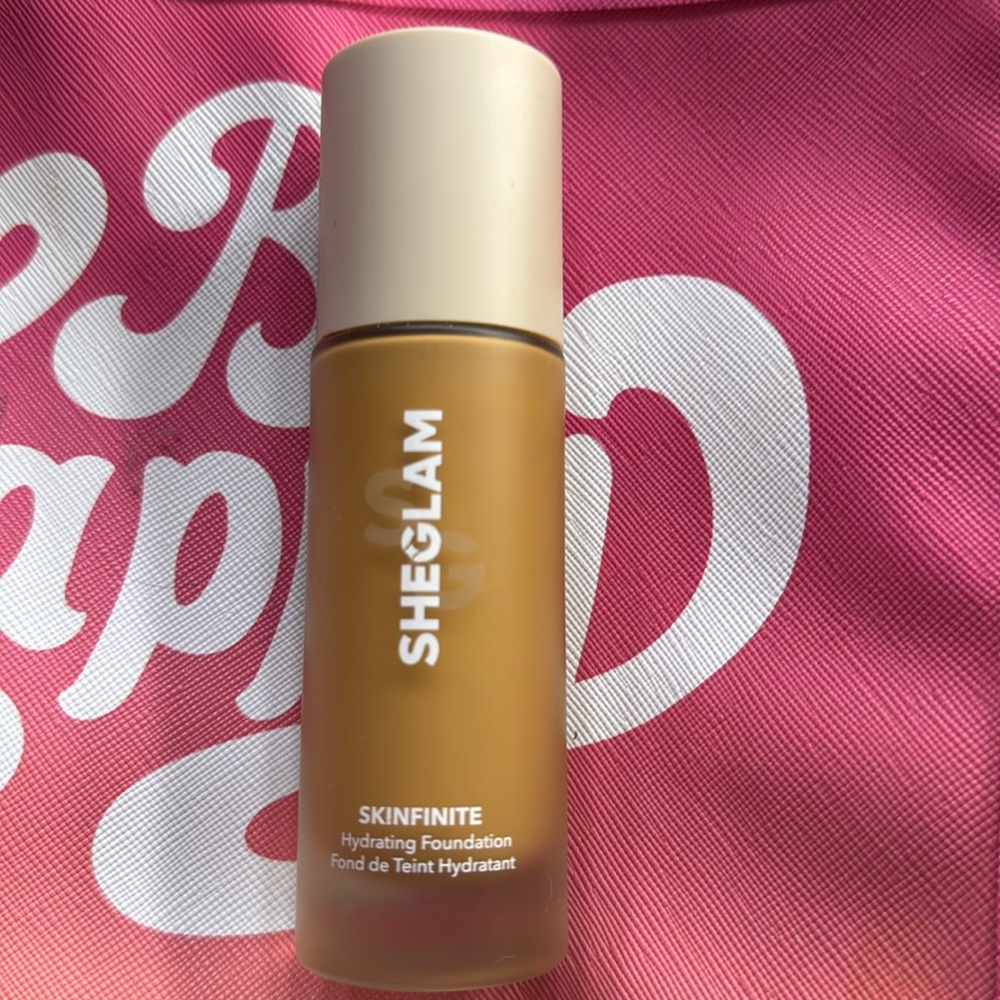 Sheglam skinfinite hydrating foundation

Shade cashew